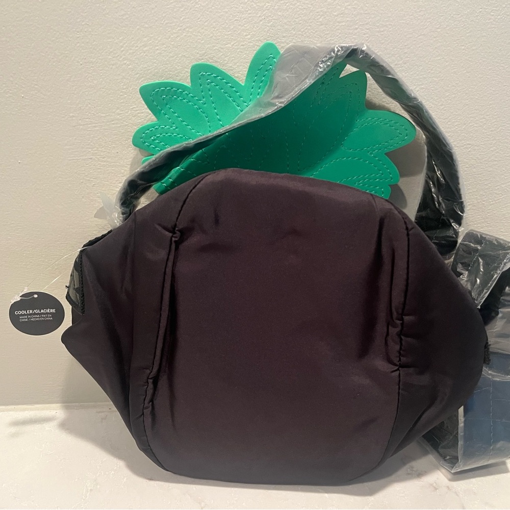 PINK Victoria's Secret Green and Yellow Crossbody Cooler Bag Pineapple Design - Picture 2 of 3